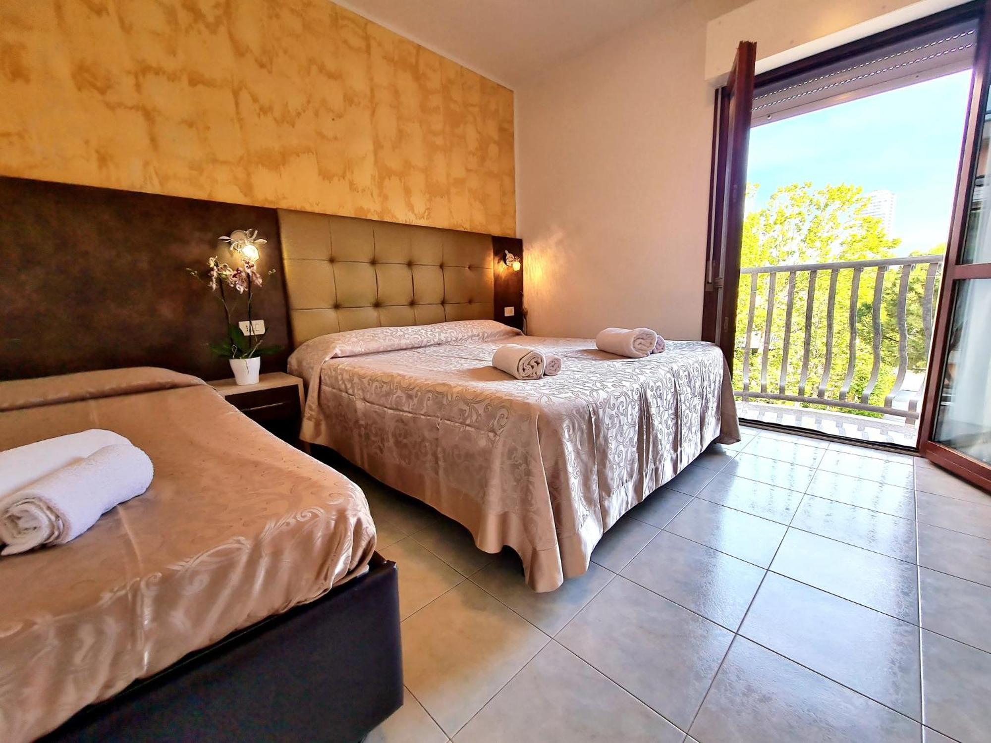 Hotel Laura Cesenatico Room photo